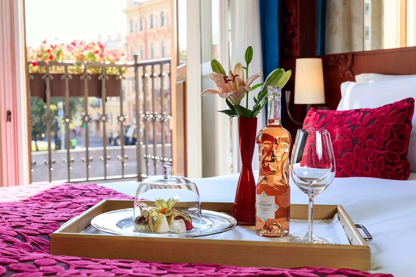 هتل دومینا سنت پیترزبورگ